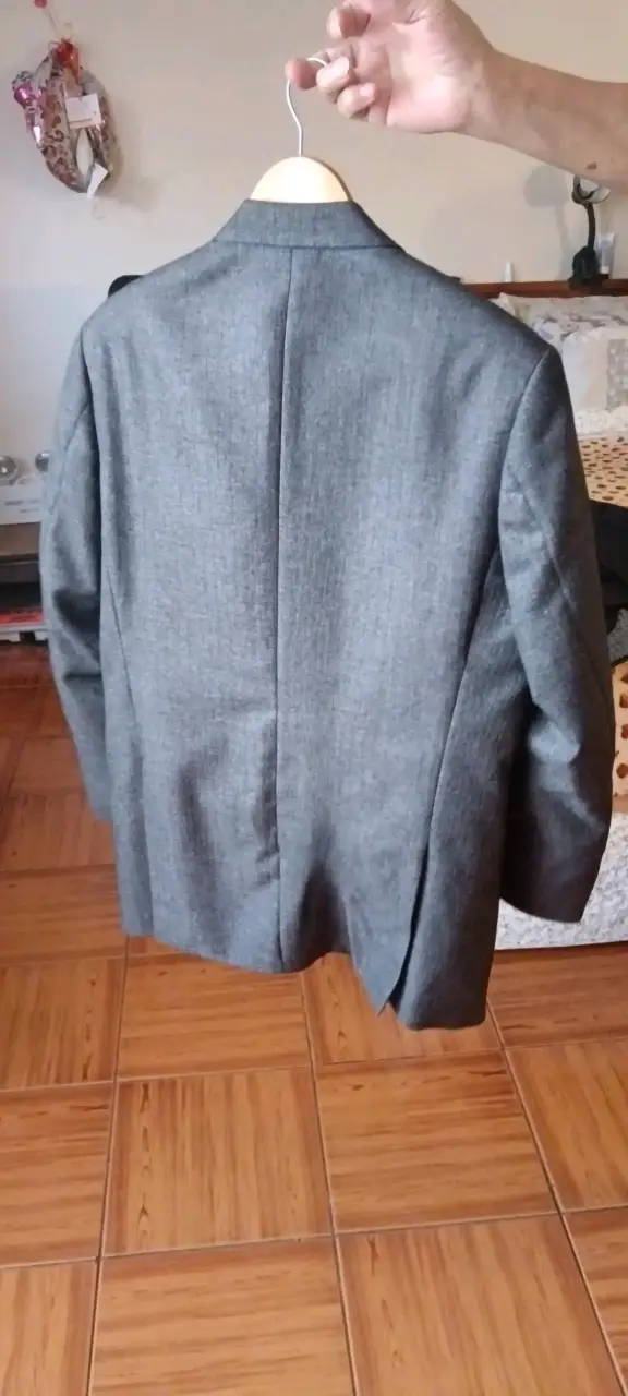 Traje gris para hombre en buen estado - 2