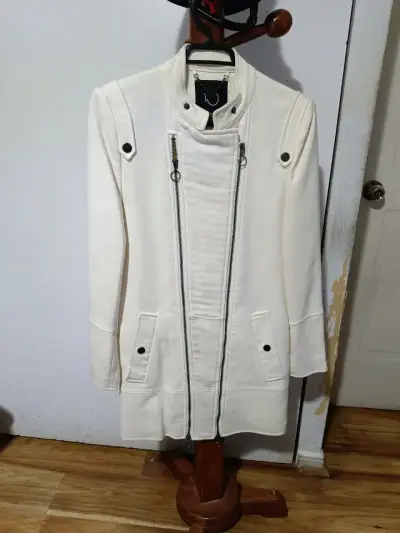 Abrigo blanco con cierre y cuello alto - miniatura 3
