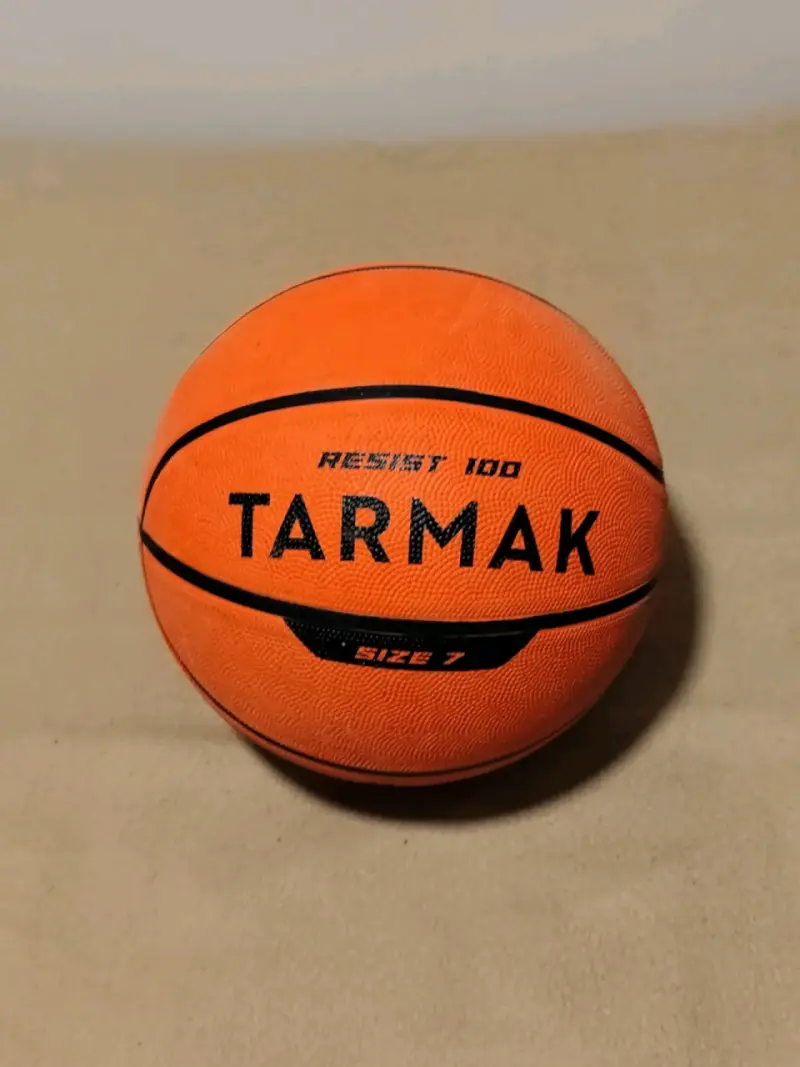 Balón de baloncesto Tarmak Resist 100 tamaño 7 - 1