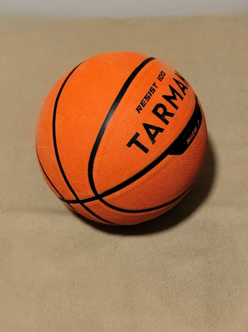 Balón de baloncesto Tarmak Resist 100 tamaño 7 - 2