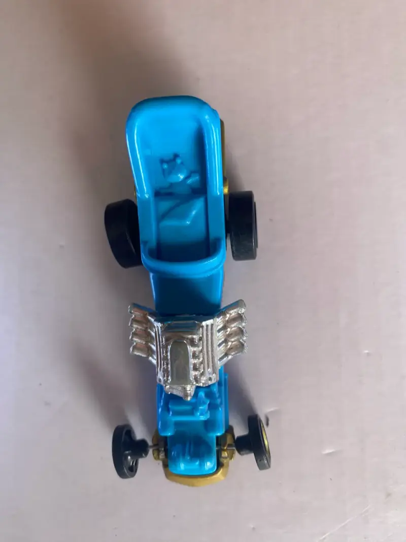 Set de autos de juguete Hot Wheels variados - 4