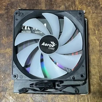 Ventilador RGB Aerocool Frost 14cm para PC - miniatura 1