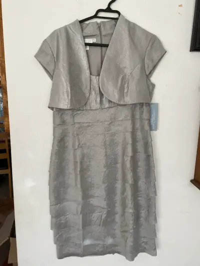 Vestido de Fiesta Elegante con Chaqueta - miniatura 4