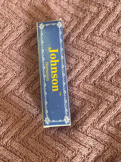 Armónica Johnson en caja original - miniatura 1