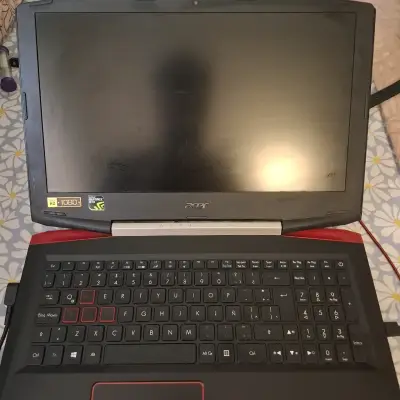Laptop Acer Aspire con Intel Core i5 - miniatura 1