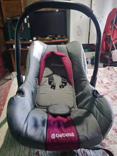 Silla de Auto Bebesit Gris y Burdeo - miniatura 1