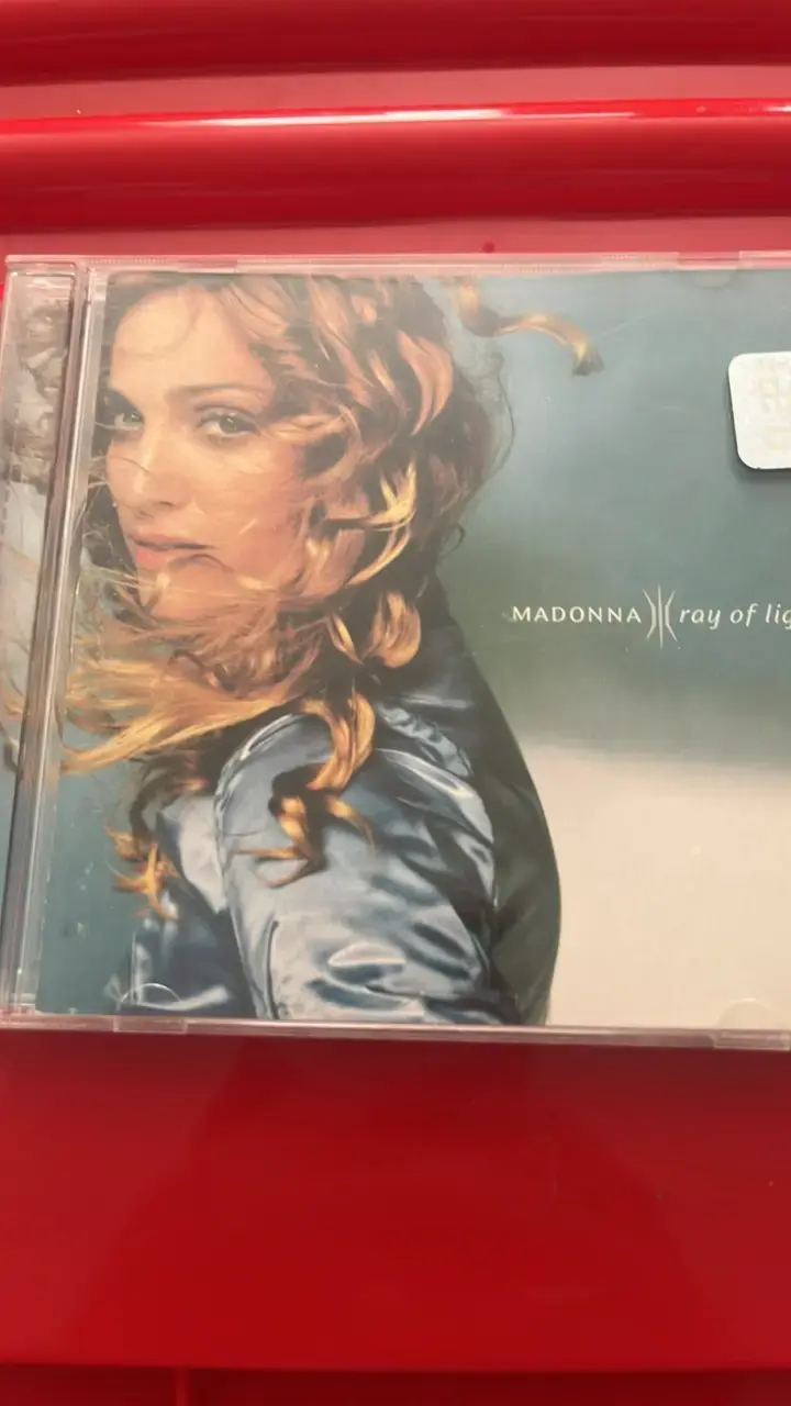 CD Madonna Ray of Light en buen estado