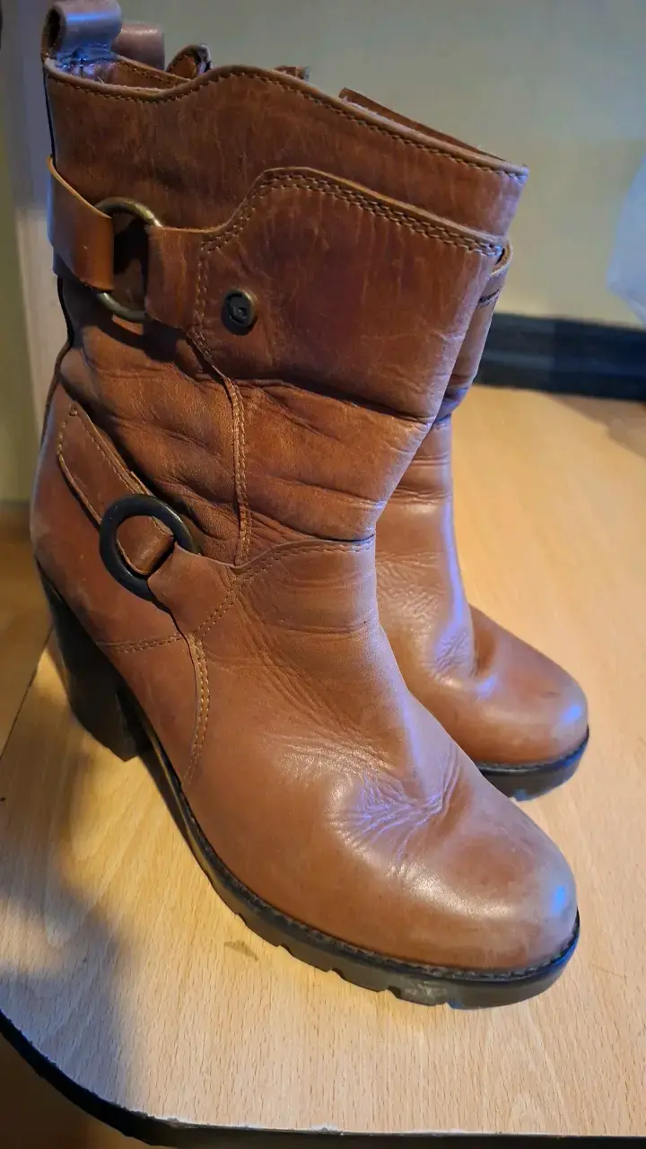 Botines de cuero marrón con tacón alto - 4