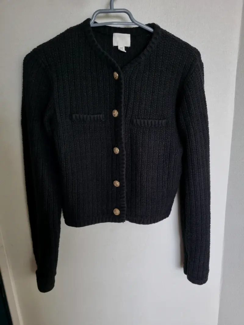 Chaleco de punto negra con botones dorados H&M - 1