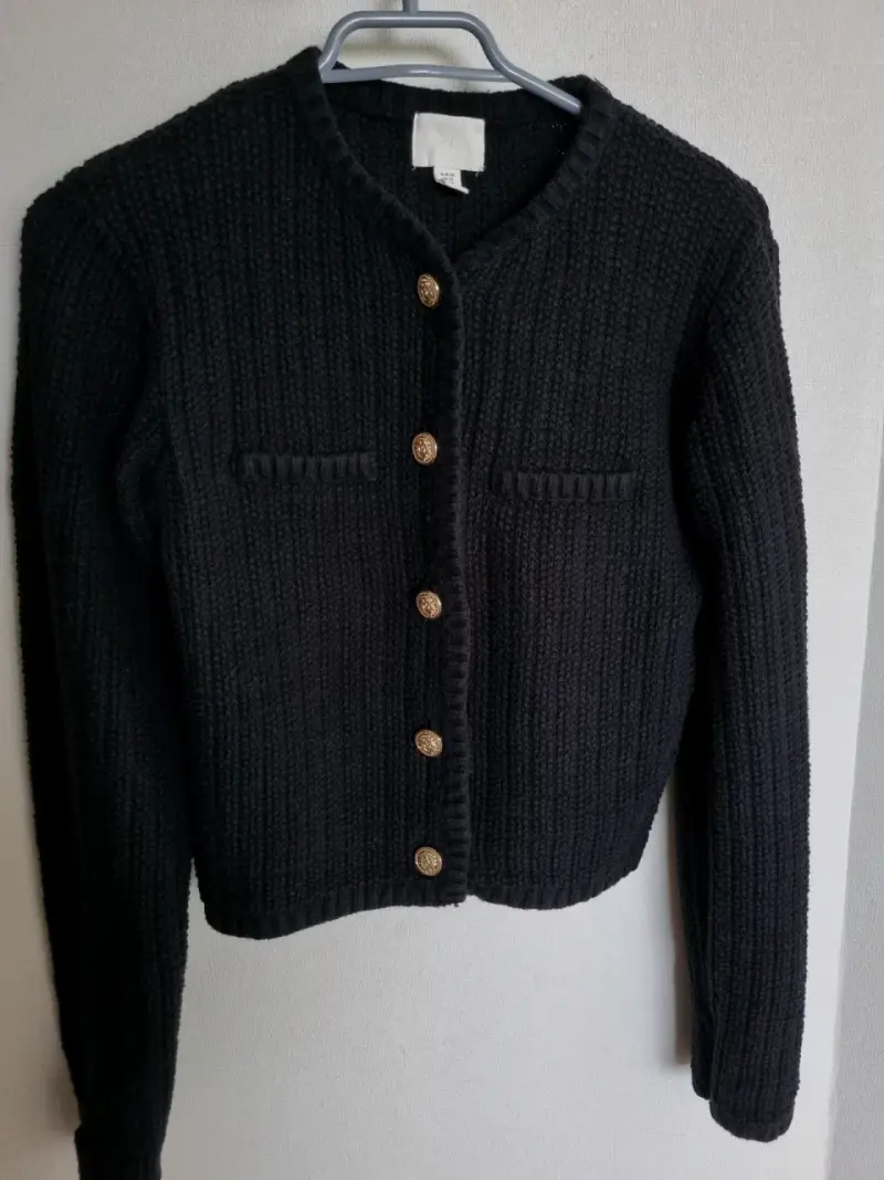 Chaleco de punto negra con botones dorados H&M - 2