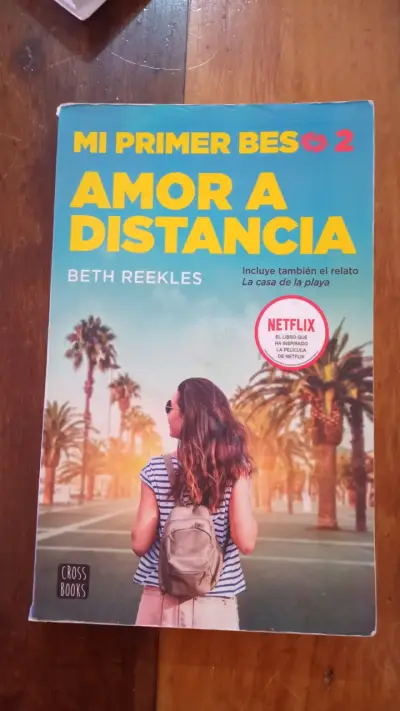 Libro 'Mi Primer Beso 2: Amor a Distancia' de Beth Reekles - miniatura 1