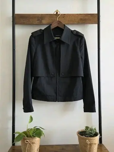 Chaqueta corta negra - miniatura 1