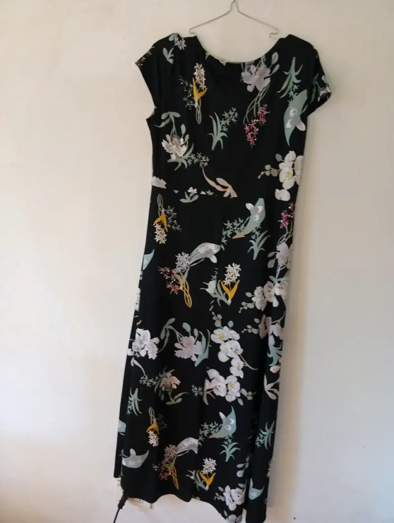 Vestido largo floral negro para mujer - 2