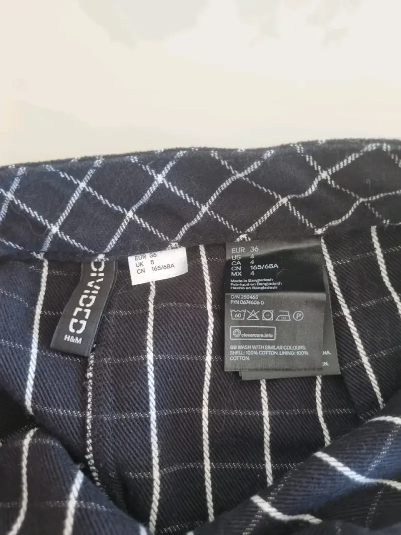 Falda a cuadros H&M con botones laterales - 3