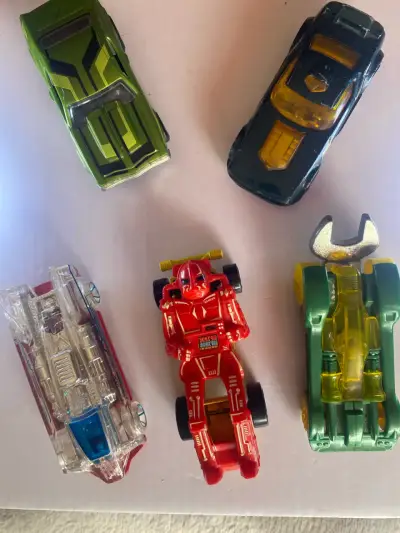 Set de autos de juguete variados - miniatura 1