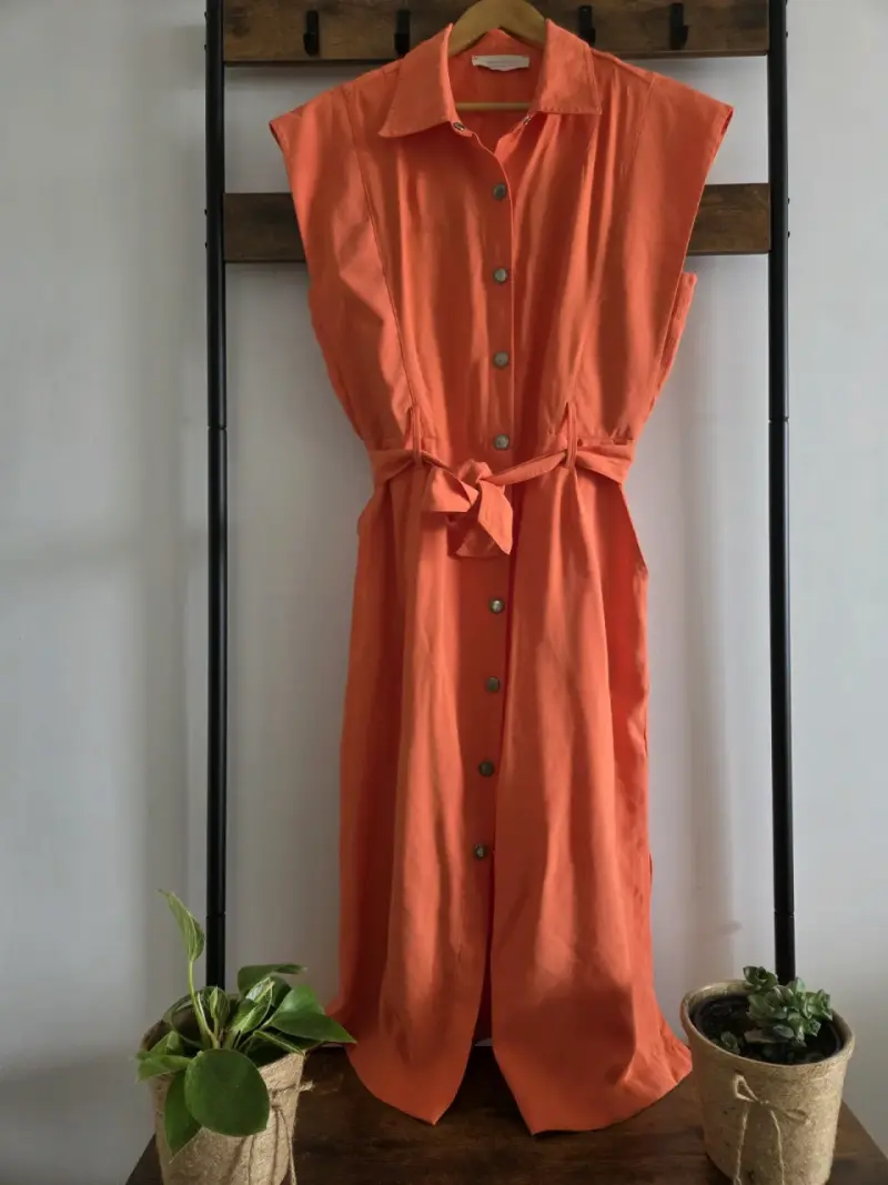 Vestido camisero con cinturón - 1