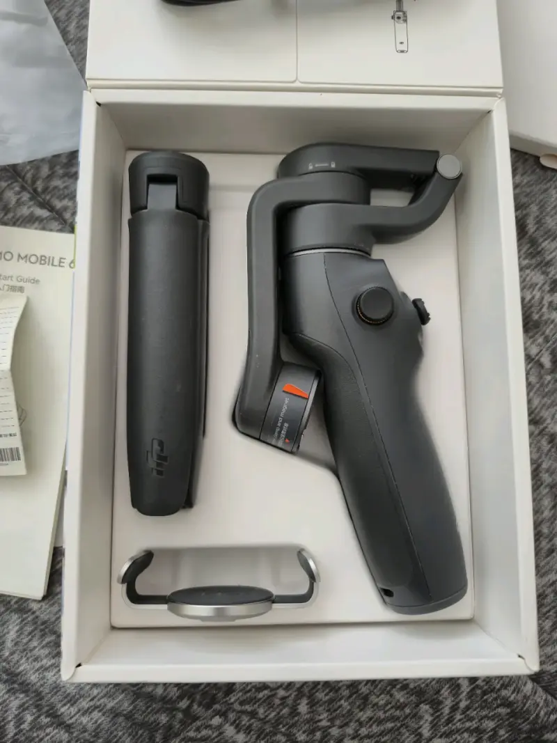 DJI Osmo Mobile 6 - Estabilizador para celular + t - 6