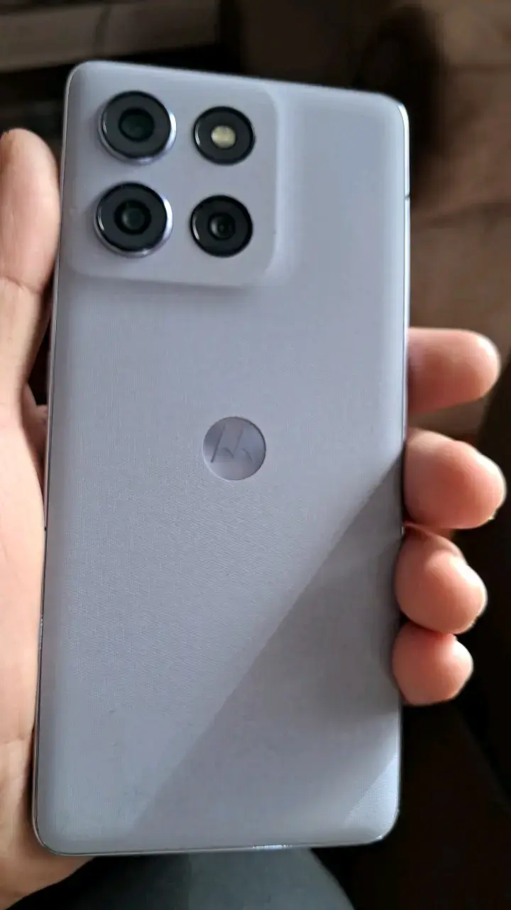 Smartphone Motorola con triple cámara trasera - 2