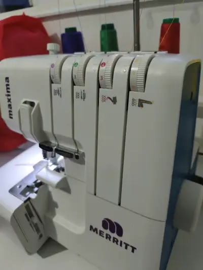 Máquina overlock Merritt Maxima (Nueva) - miniatura 3