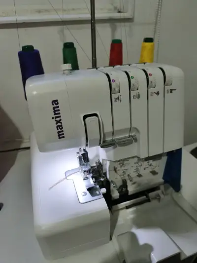 Máquina overlock Merritt Maxima (Nueva) - miniatura 4
