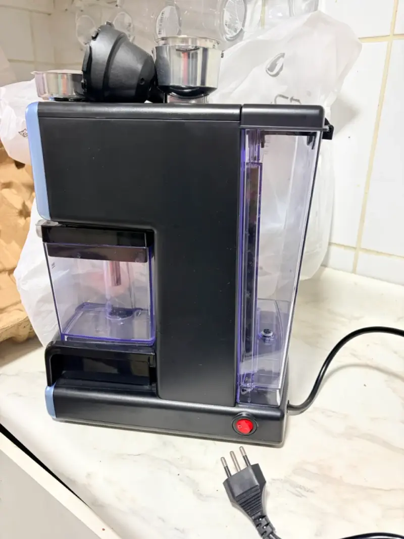 Cafetera Espresso Automática Oster PrimaLatte - 3