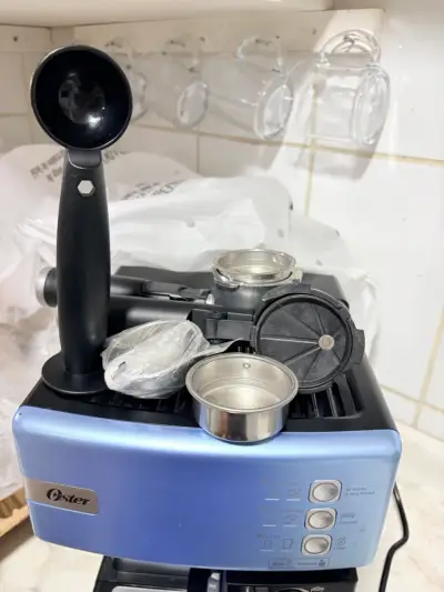 Cafetera Espresso Automática Oster PrimaLatte - miniatura 4