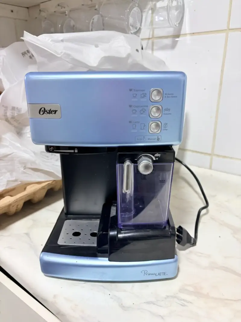 Cafetera Espresso Automática Oster PrimaLatte - 6