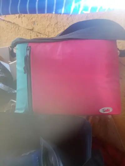 Bolso térmico multicolor con correa ajustable - miniatura 2