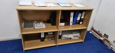 Estantería de madera para oficina con 8 compartimentos - miniatura 3
