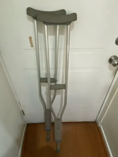 Muletas ajustables de aluminio para adultos - miniatura 2