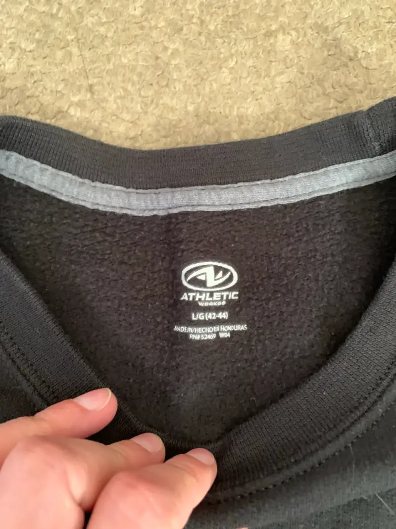 Polerón negro con logo estampado - 2