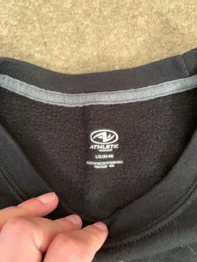 Polerón negro con logo estampado - miniatura 2
