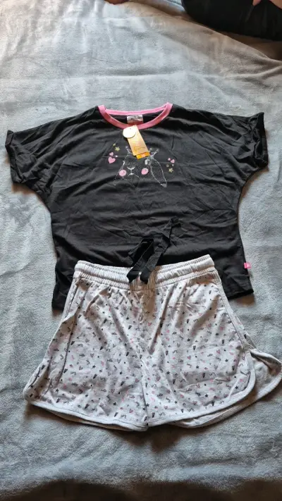 Pijama de mujer negro con estampado de gato - miniatura 1