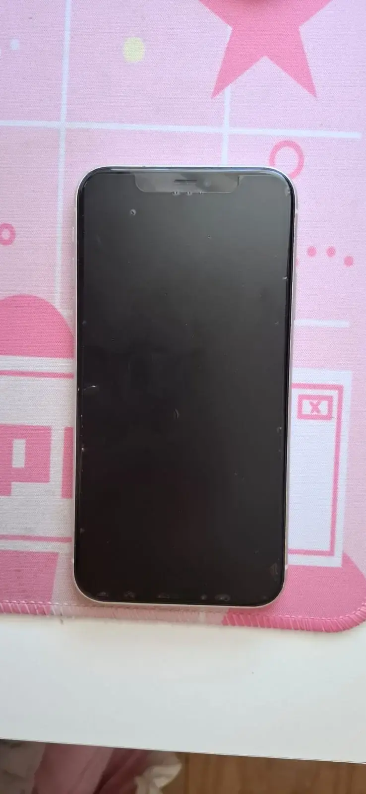 iPhone 11 blanco de 64gb en buen estado - 1