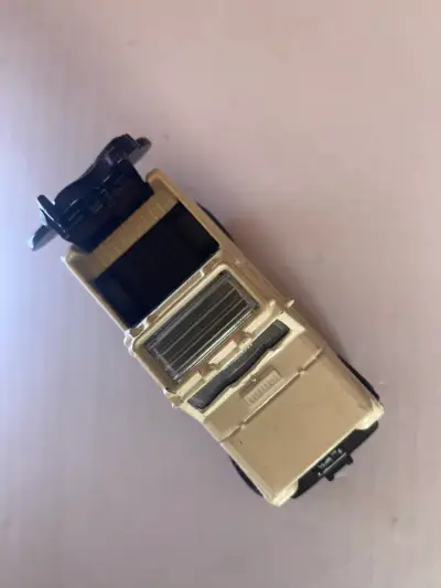 Set de autos de juguete metálicos variados - miniatura 5