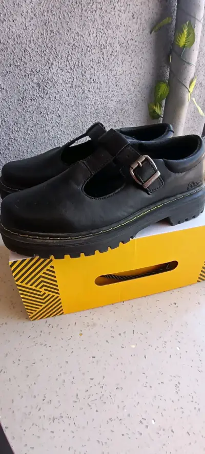 Zapatos escolares mujer  negros con hebilla Pluma - miniatura 1