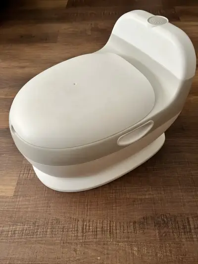 Bacinica infantil con asiento removible - miniatura 1