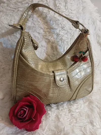 Cartera de Hombro Textura Cocodrilo Beige - miniatura 1
