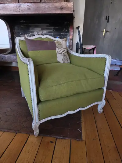 Sillón vintage verde con cojines decorativos - miniatura 3