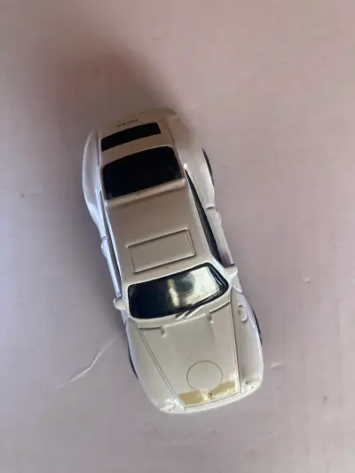 Set de autos de juguete variados - miniatura 2