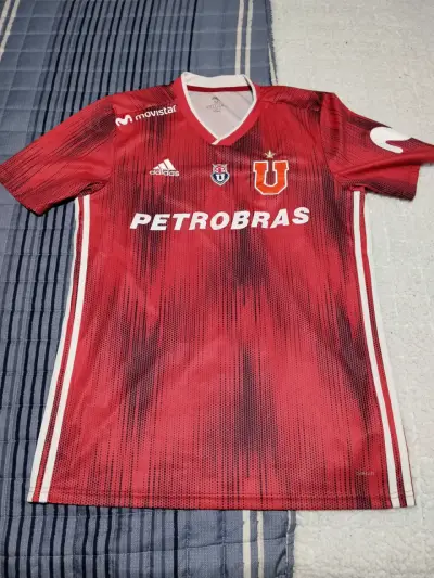 Camisetas Adidas Universidad de Chile 2023 y 2019 - miniatura 3