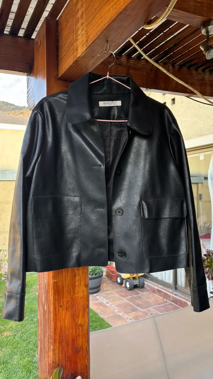 Chaqueta de ecocuero negra / M / Basement - 4