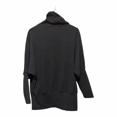 Poncho negro con capucha para mujer - miniatura 2