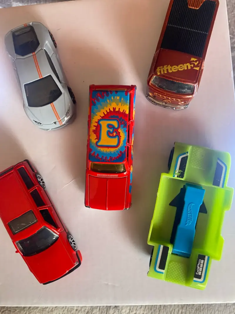 Set de autos de juguete Hot Wheels variados - 1