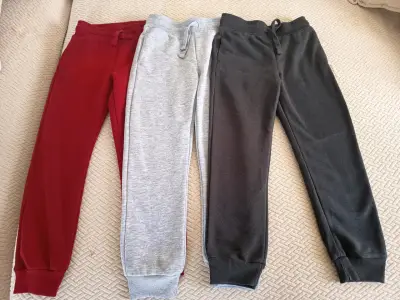 Pantalones deportivos para niños en tres colores - miniatura 1