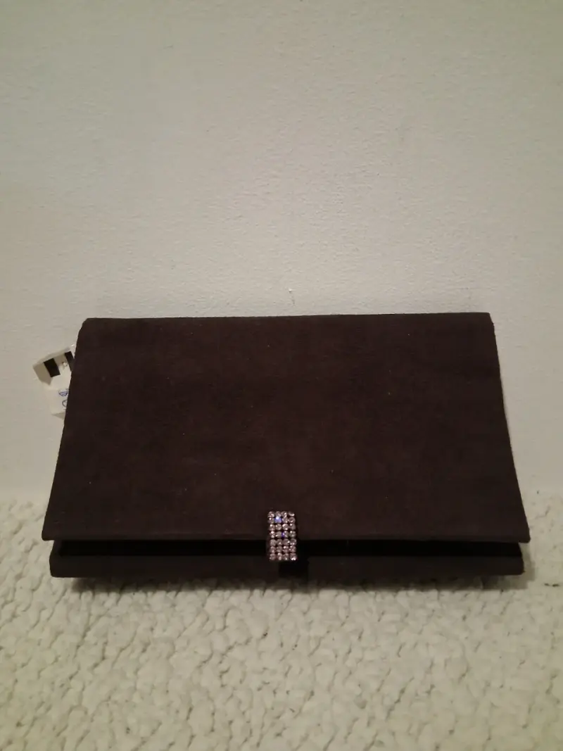 Cartera HR de mano marrón con detalle brillante - 2