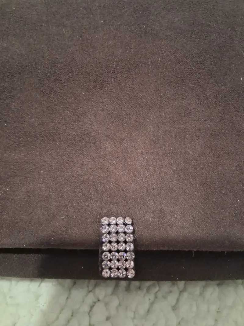 Cartera HR de mano marrón con detalle brillante - 3