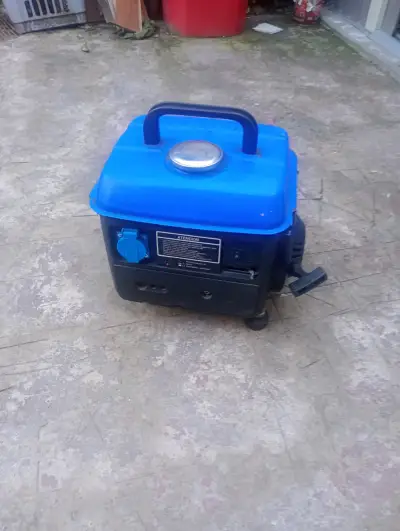 Generador portátil azul con manija - miniatura 1