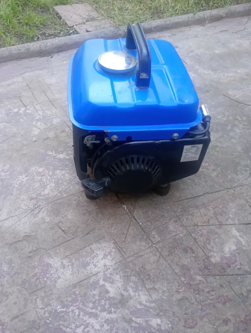 Generador portátil azul con manija - 4