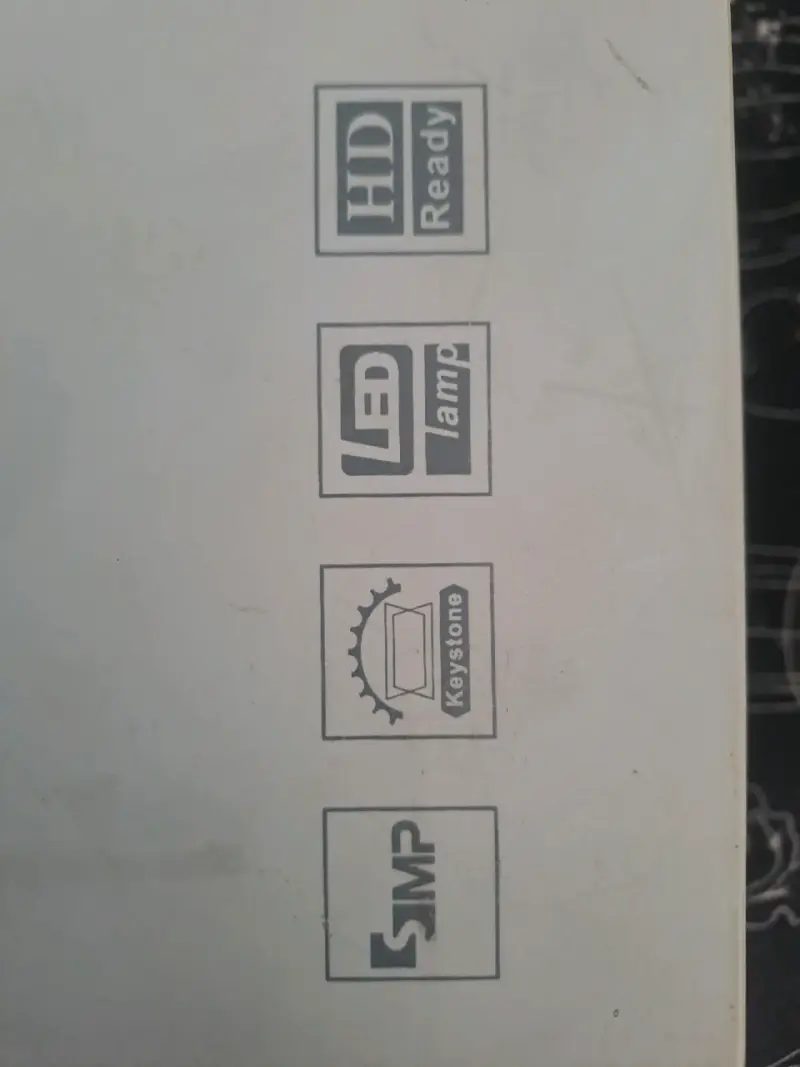 Proyector LED HD con Keystone - 4